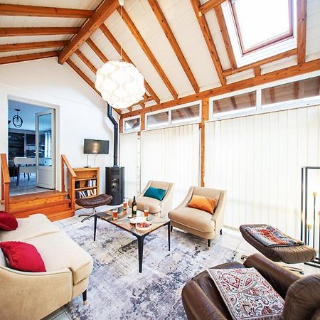 La Coquette ! Maison Au Coeur De La Bresse Avec Veranda Barbecue Garage Baby-Foot Et Barre De Son Bagian luar foto