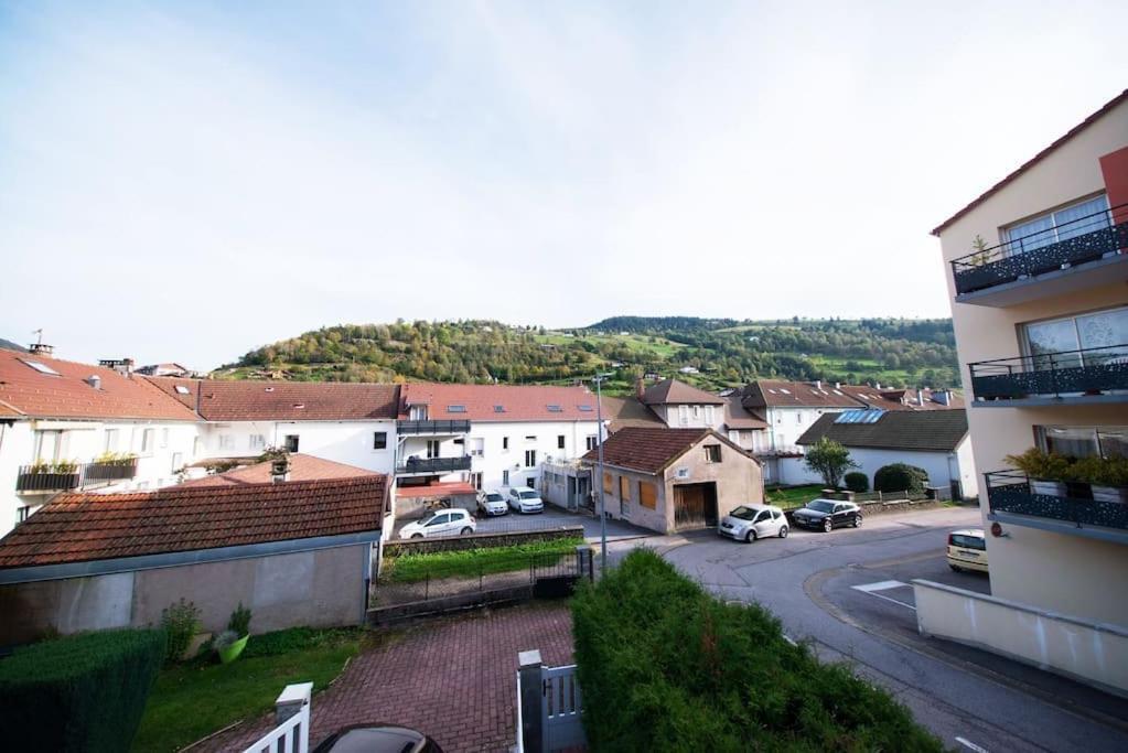 La Coquette ! Maison Au Coeur De La Bresse Avec Veranda Barbecue Garage Baby-Foot Et Barre De Son Bagian luar foto